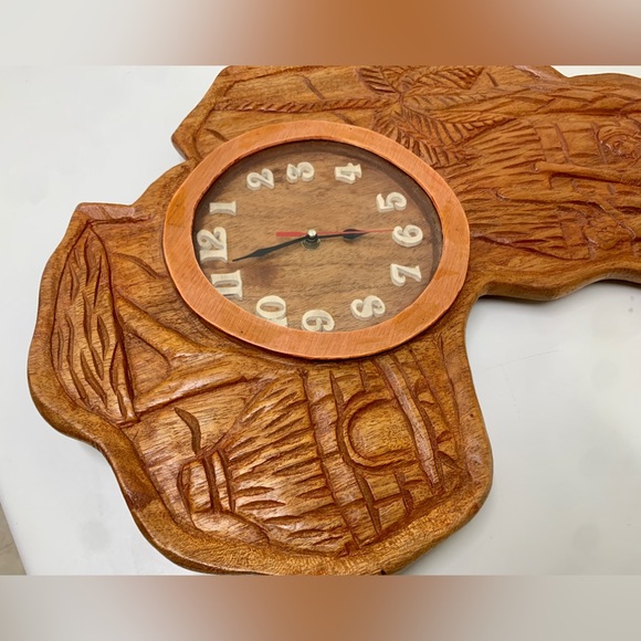 Mid Century Vintage Large Artisan Hand Crafted Wooden Quartz AFRICA Wall Clock - Picture 15 of 16